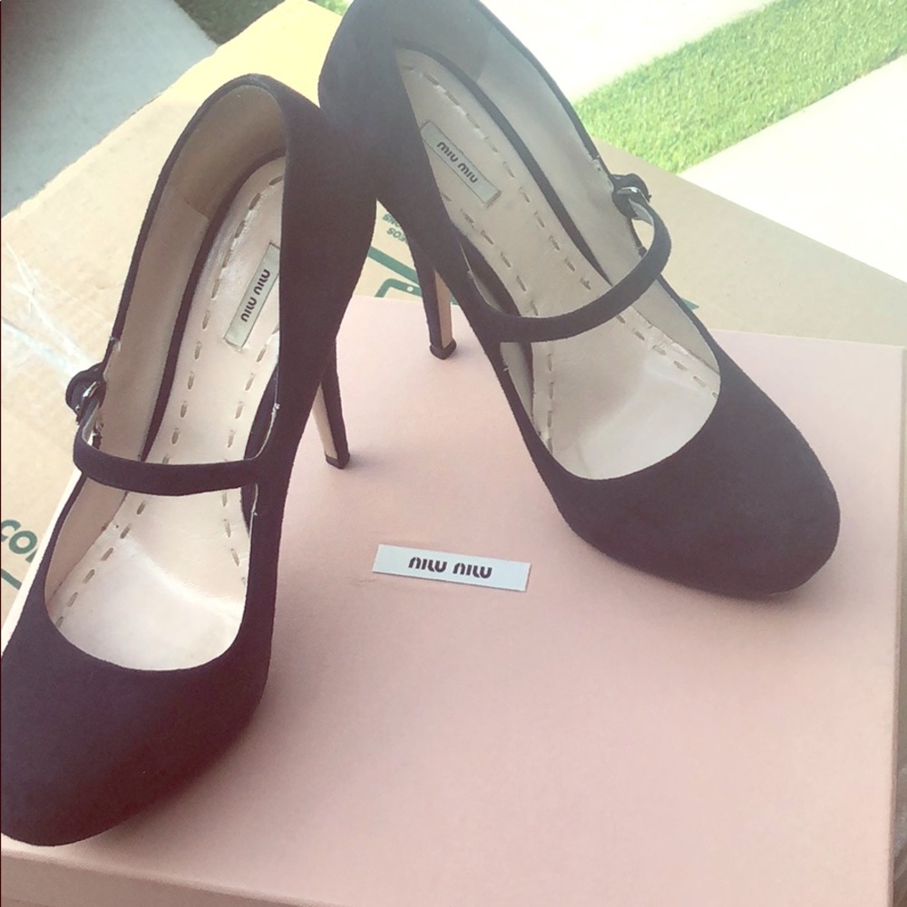 Navy blue suede MIU MIU heels